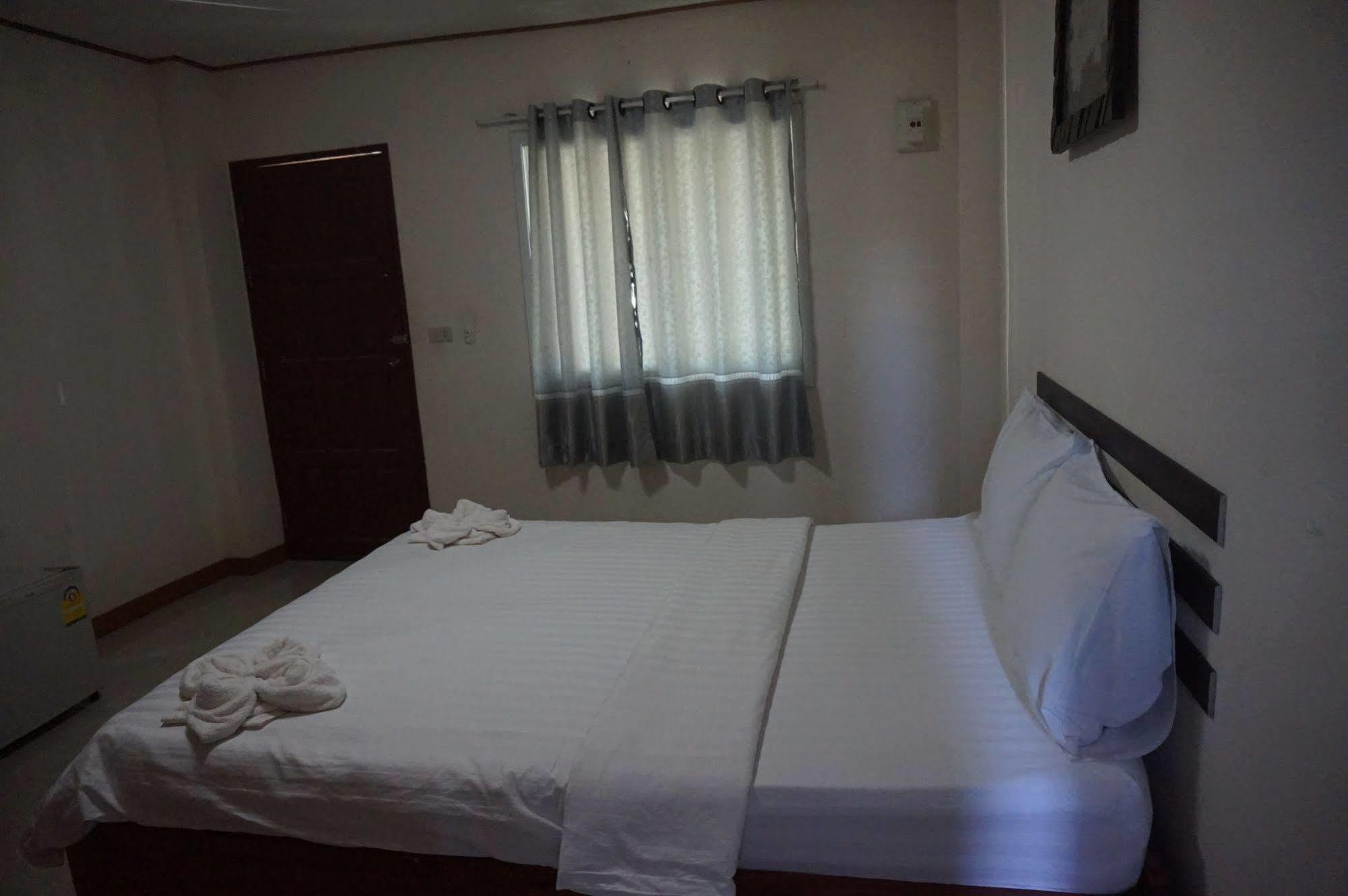 Hotel Gongaew Mansion Ubon Ratchathani Zewnętrze zdjęcie