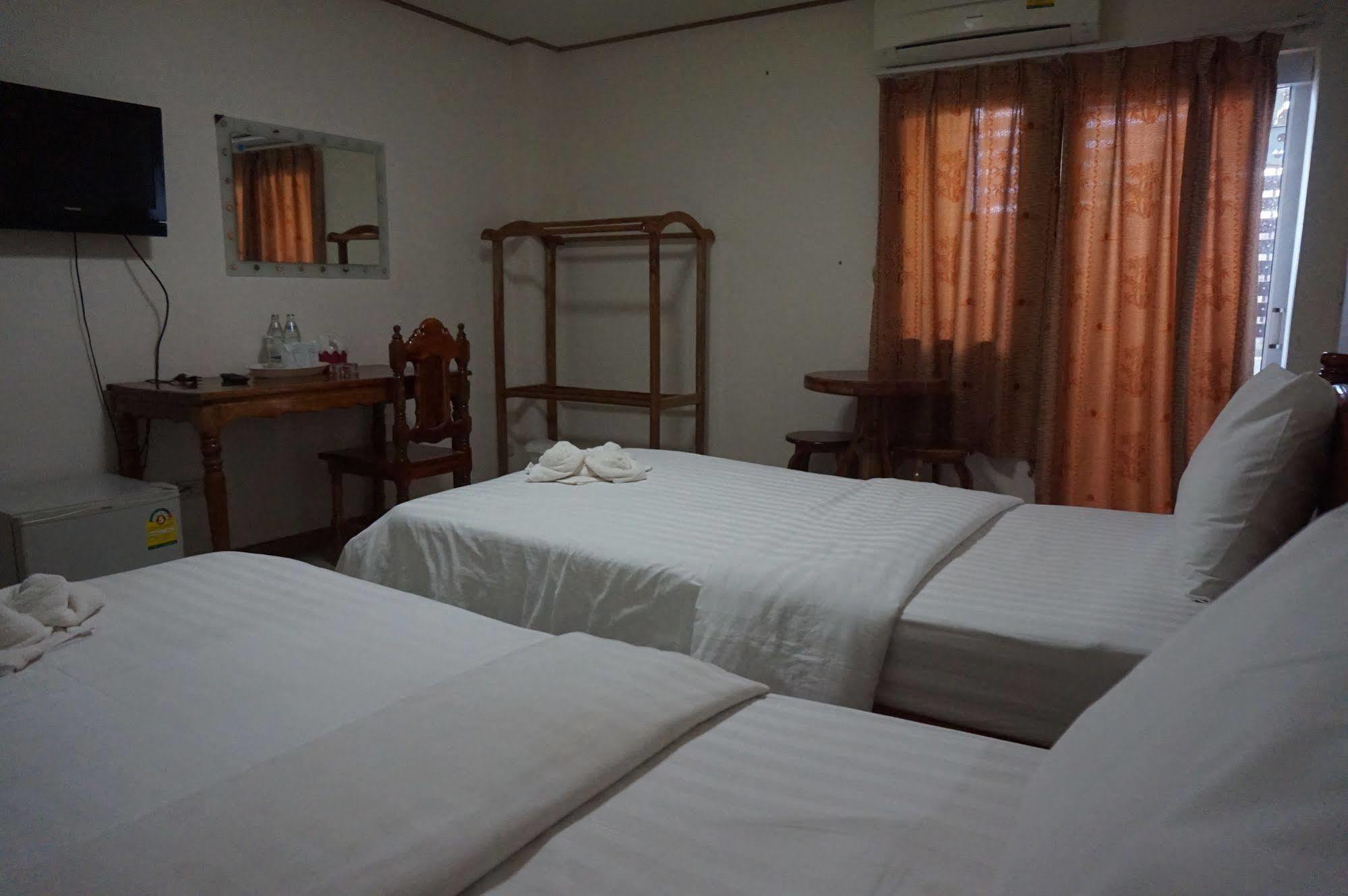 Hotel Gongaew Mansion Ubon Ratchathani Zewnętrze zdjęcie